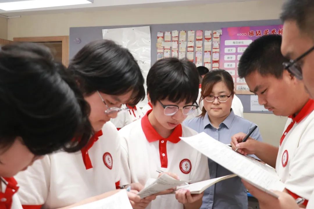 学生之眼：揭秘私立一中骨干教师这个教学能量磁场