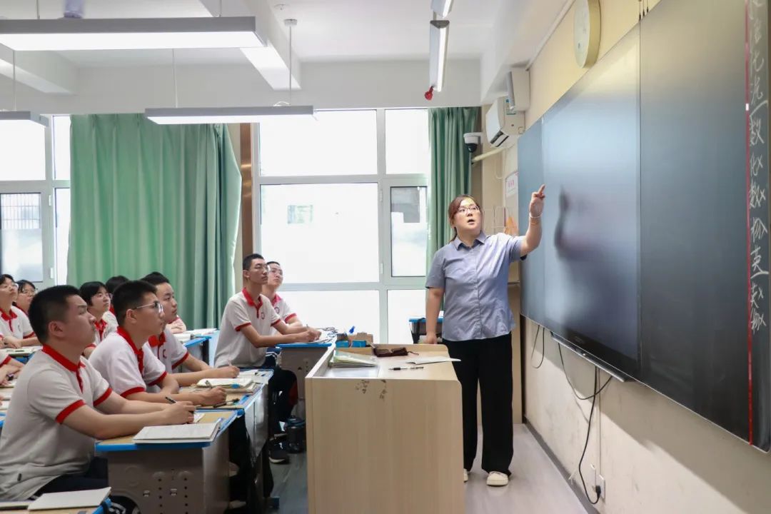 学生之眼：揭秘私立一中骨干教师这个教学能量磁场