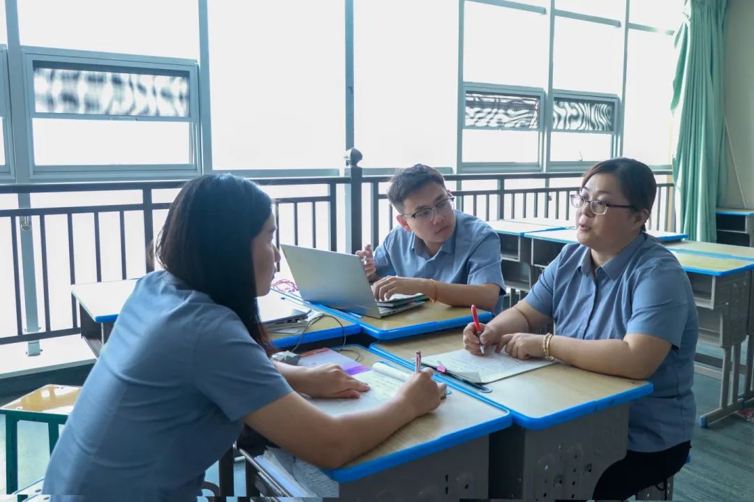 学生之眼：揭秘私立一中骨干教师这个教学能量磁场