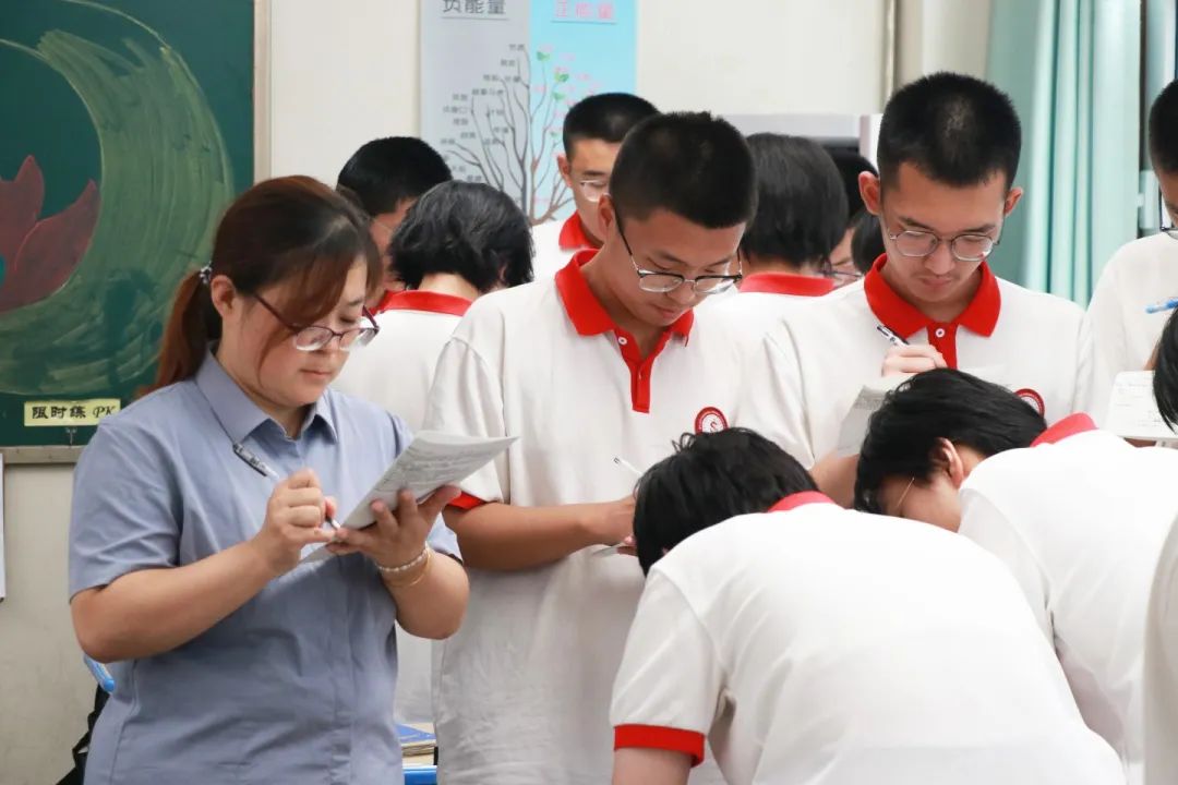 学生之眼：揭秘私立一中骨干教师这个教学能量磁场