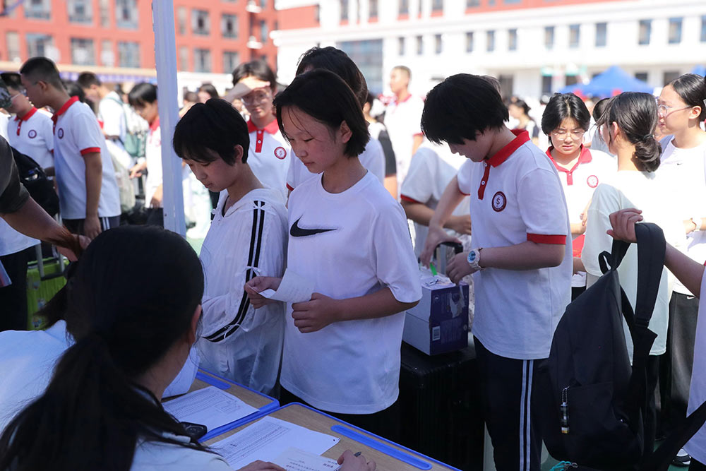 梦想启航，温暖相遇！石家庄私立第一中学新生报到日全程高燃