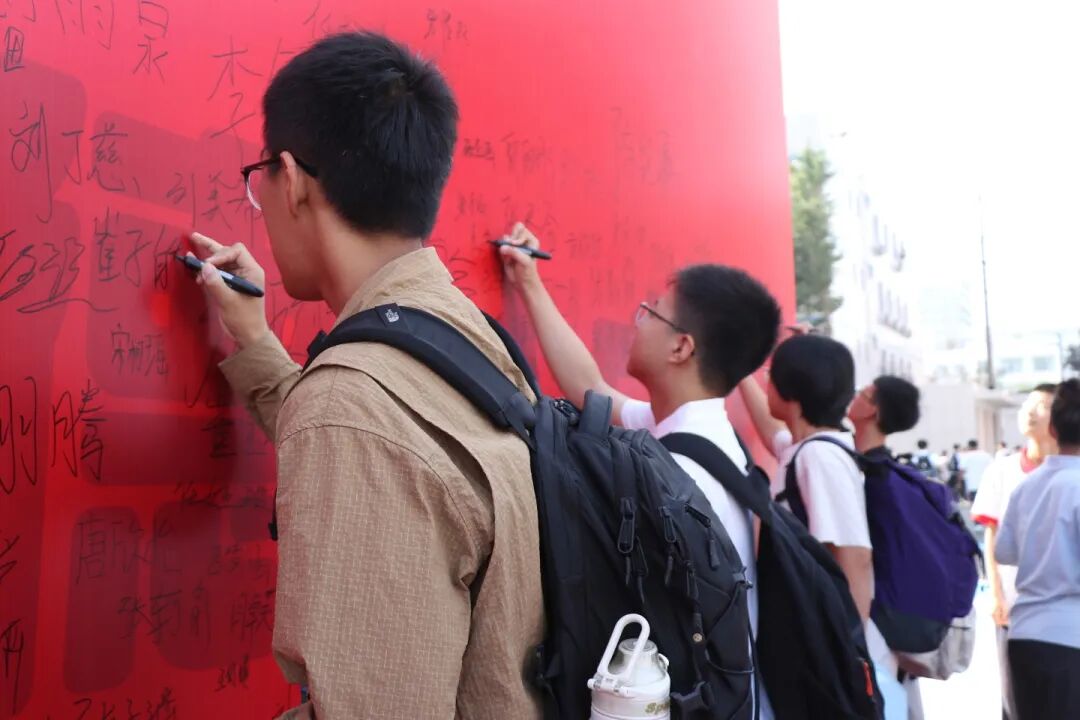 梦想启航，温暖相遇！石家庄私立第一中学新生报到日全程高燃