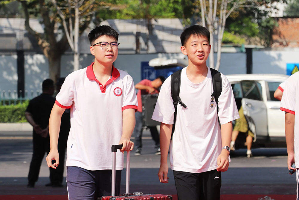 梦想启航，温暖相遇！石家庄私立第一中学新生报到日全程高燃