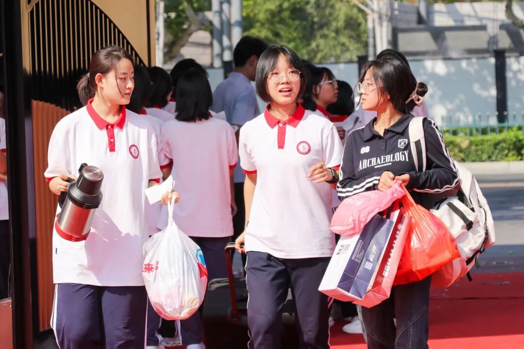 梦想启航，温暖相遇！石家庄私立第一中学新生报到日全程高燃