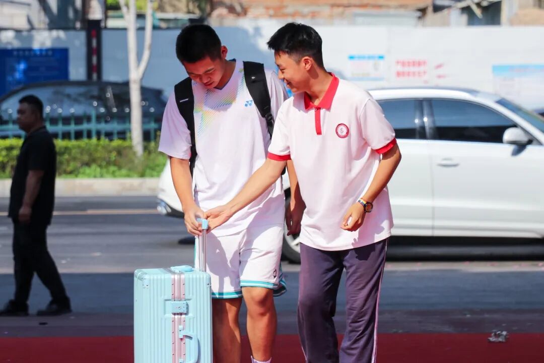梦想启航，温暖相遇！石家庄私立第一中学新生报到日全程高燃