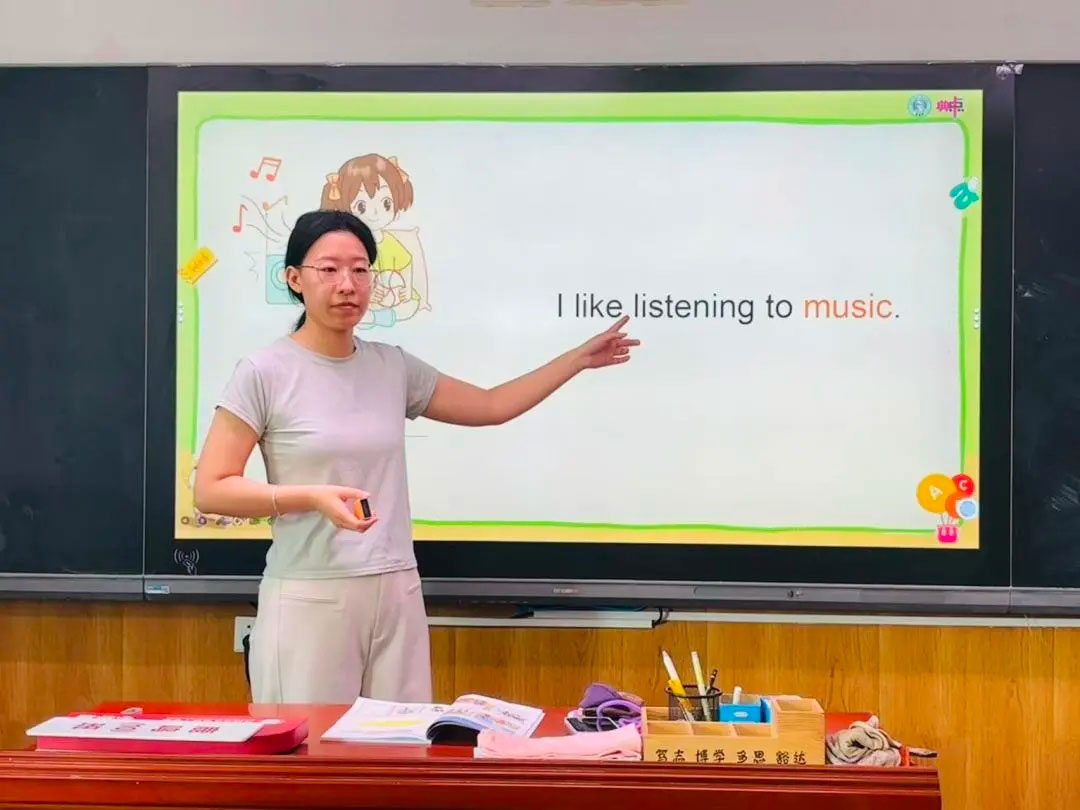 【立小•教学】“不打招呼的约会”开始啦！从推门到入心，瞧，教室门后藏着啥？一起来“突袭”吧！