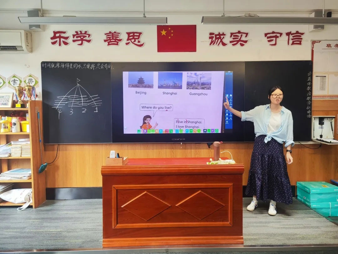 【立小•教学】“不打招呼的约会”开始啦！从推门到入心，瞧，教室门后藏着啥？一起来“突袭”吧！