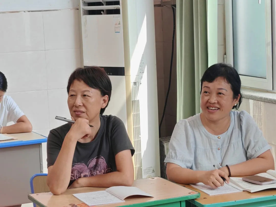 【立小•教学】“不打招呼的约会”开始啦！从推门到入心，瞧，教室门后藏着啥？一起来“突袭”吧！