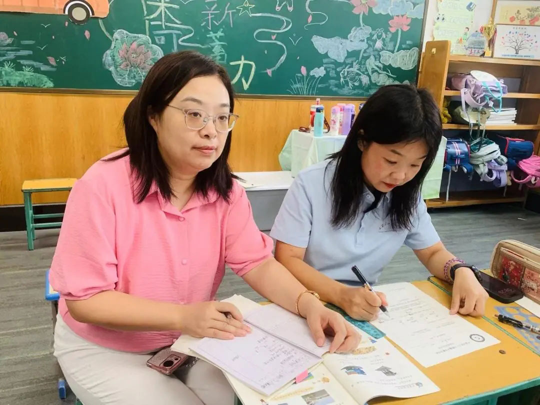 【立小•教学】“不打招呼的约会”开始啦！从推门到入心，瞧，教室门后藏着啥？一起来“突袭”吧！