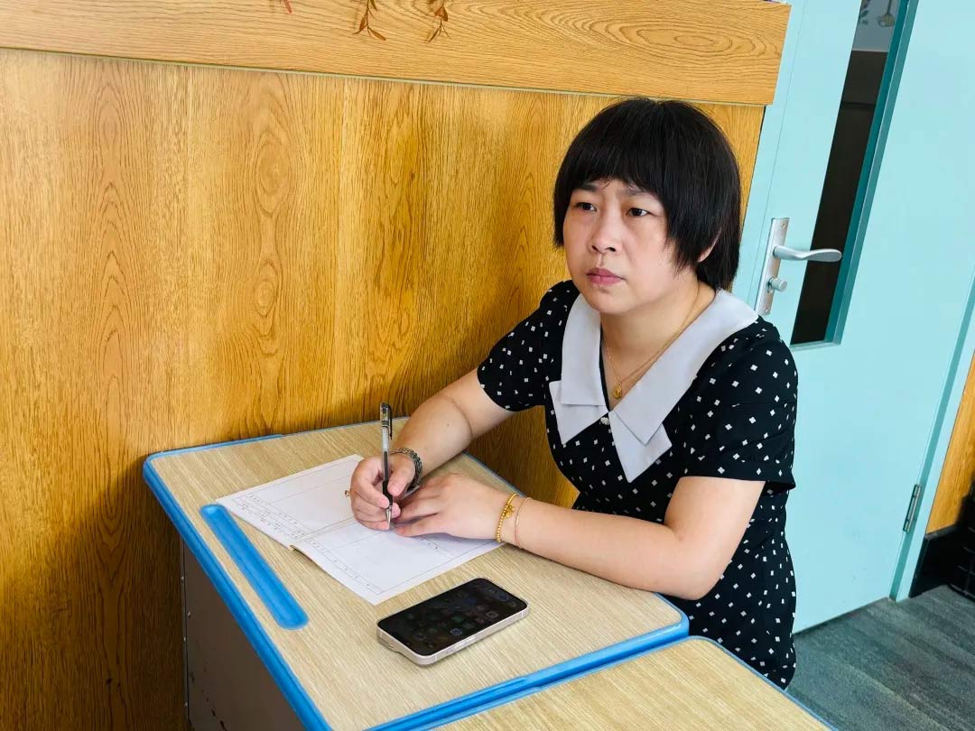 【立小•教学】“不打招呼的约会”开始啦！从推门到入心，瞧，教室门后藏着啥？一起来“突袭”吧！