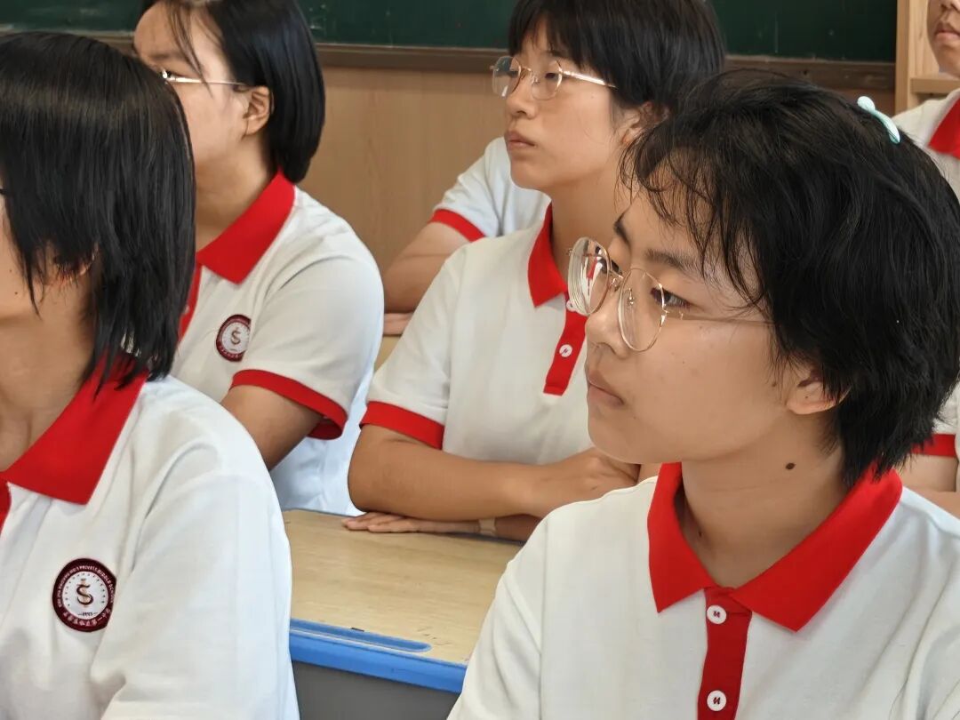 亮大国重器，强时代担当——石家庄私立一中初中部全体师生观看九三阅兵纪实