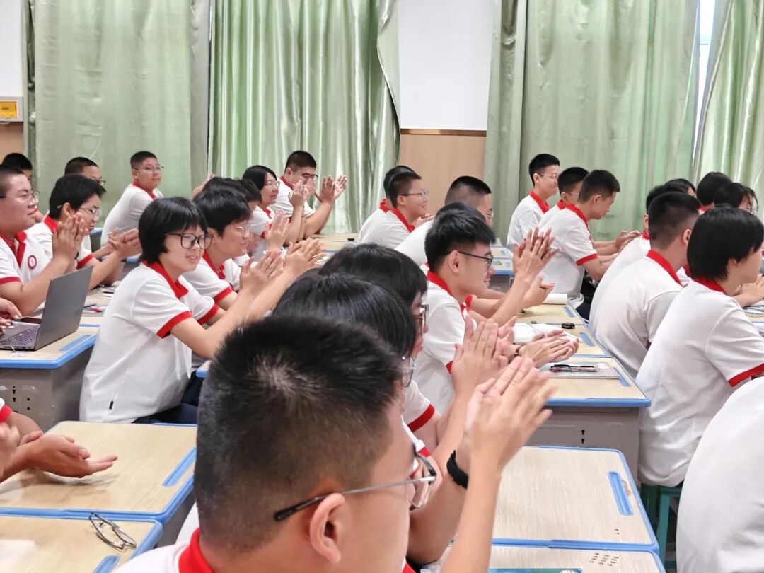 亮大国重器，强时代担当——石家庄私立一中初中部全体师生观看九三阅兵纪实