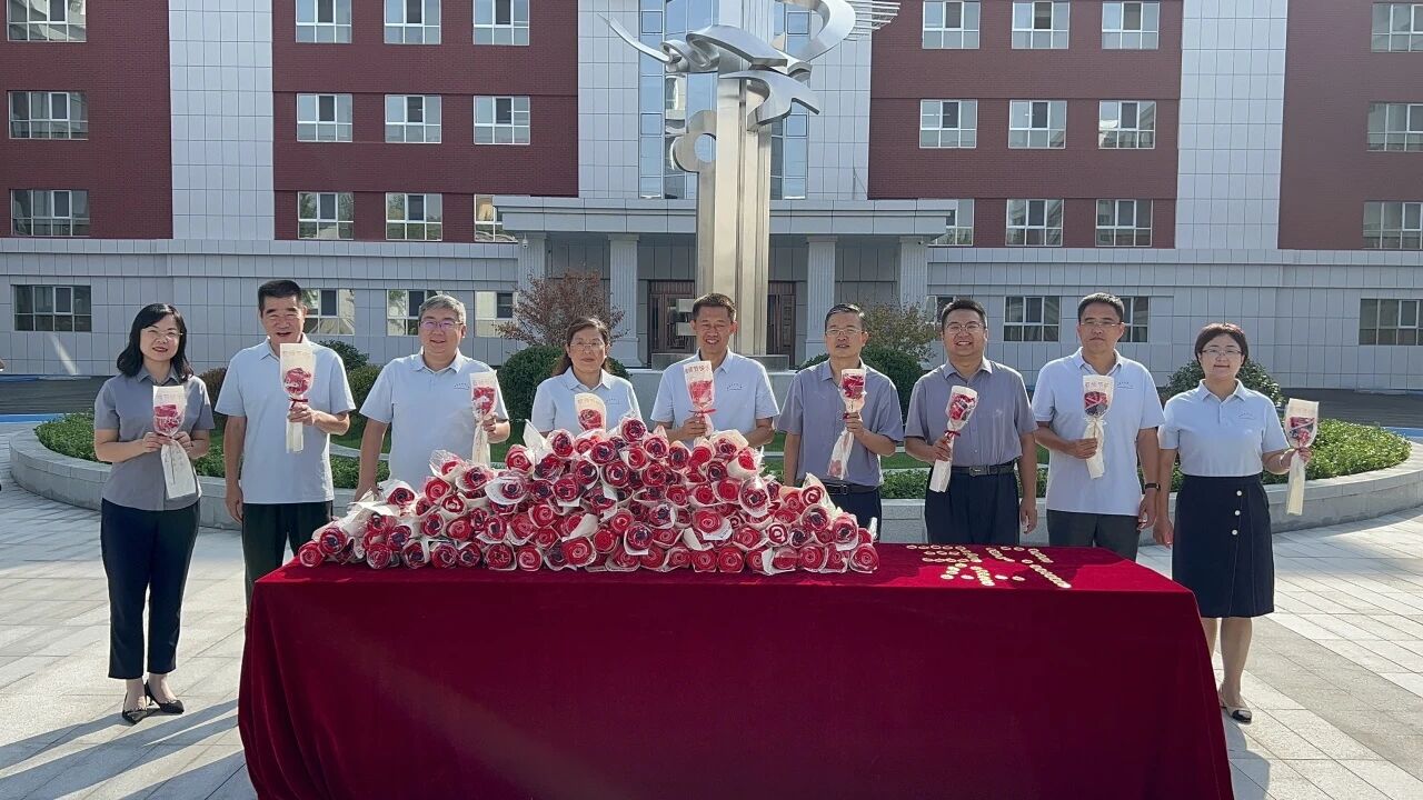 【立小 • 教师节】哇塞！“甜蜜+暖心”被立小的仪式感暖到了