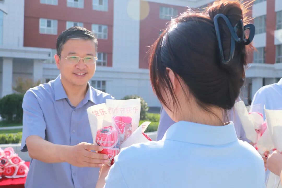 桃李芬芳，师恩难忘丨石家庄私立第一中学温馨庆祝第41个教师节