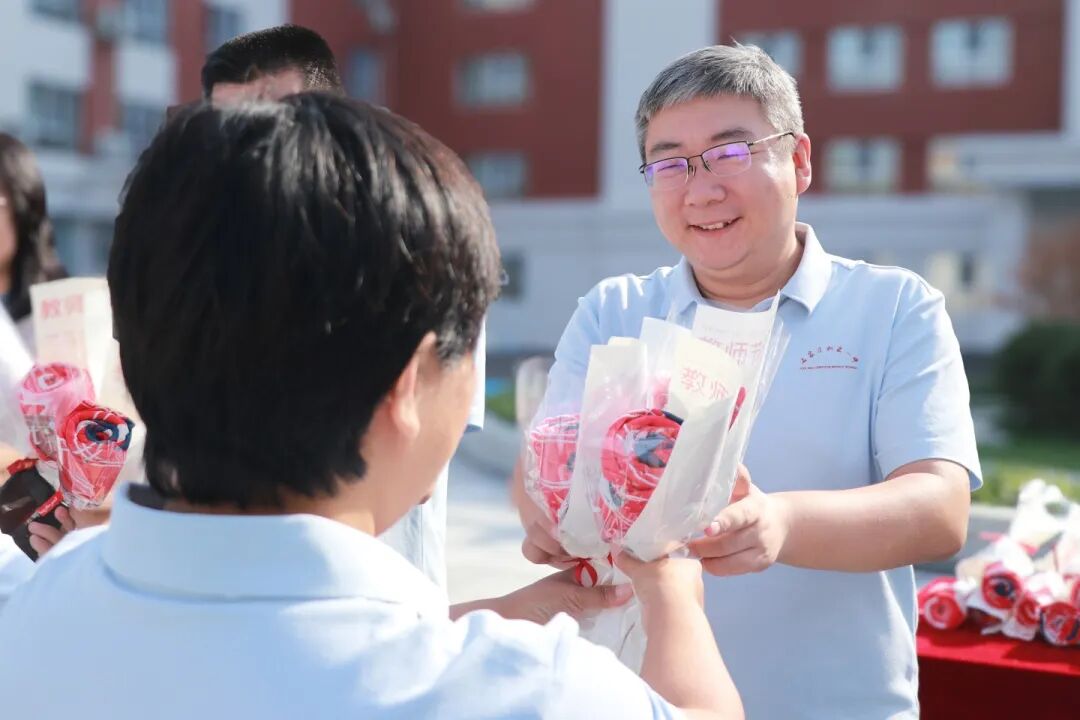 桃李芬芳，师恩难忘丨石家庄私立第一中学温馨庆祝第41个教师节