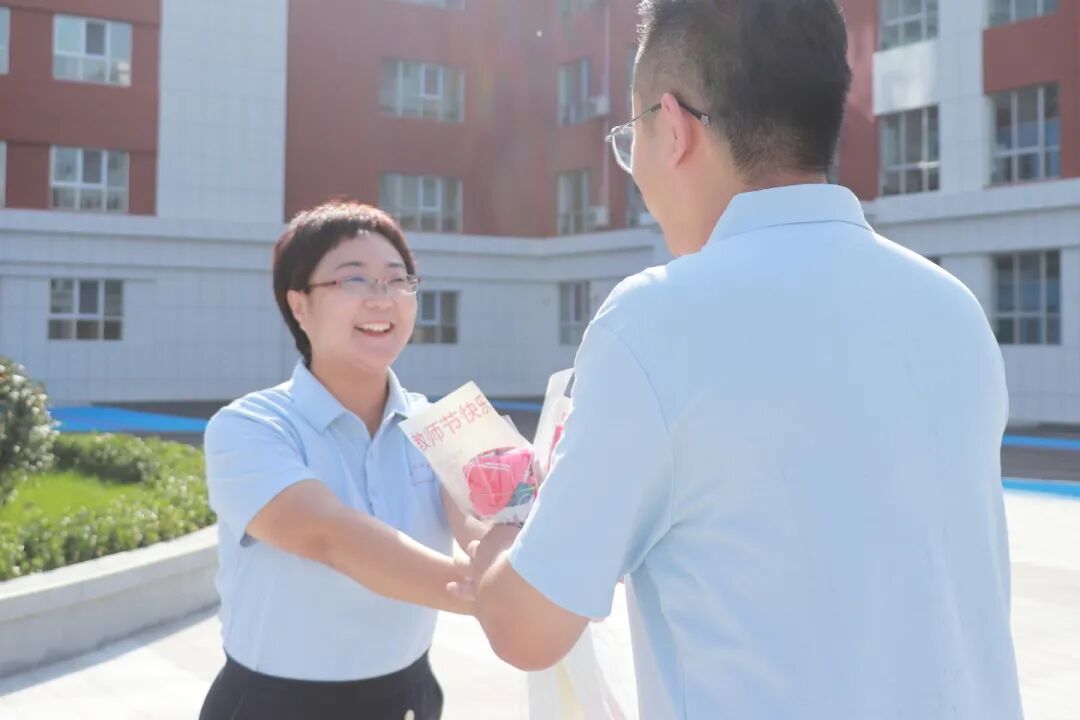 桃李芬芳，师恩难忘丨石家庄私立第一中学温馨庆祝第41个教师节