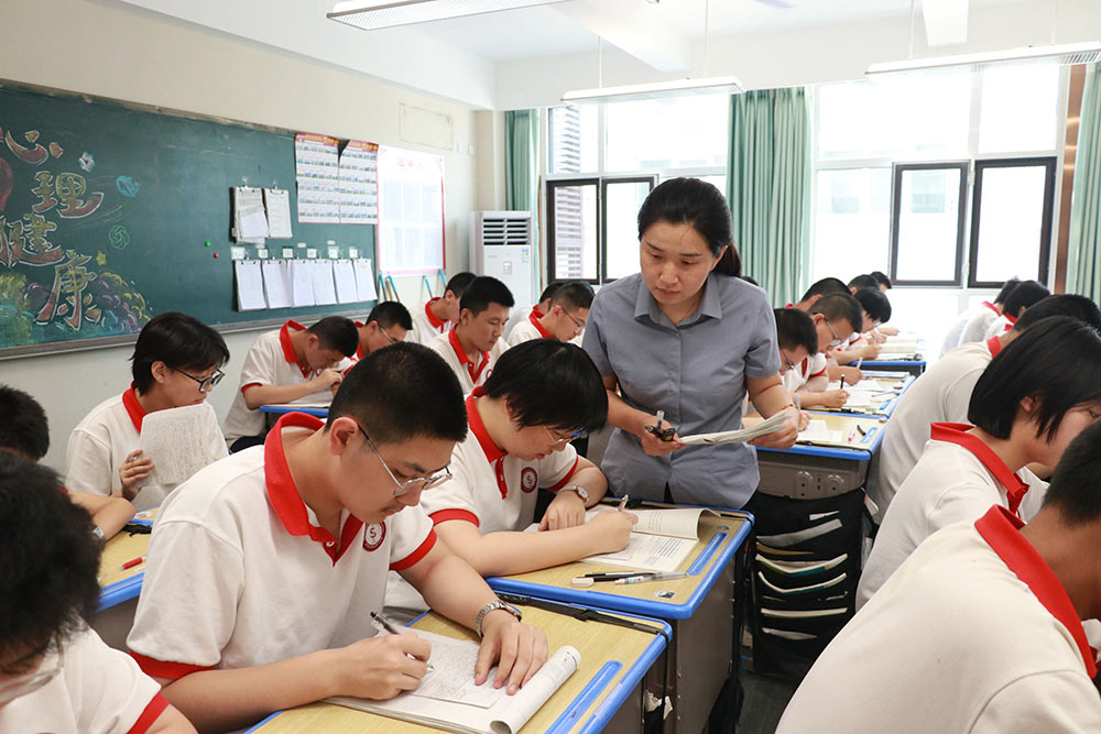 桃李芬芳，师恩难忘丨石家庄私立第一中学温馨庆祝第41个教师节