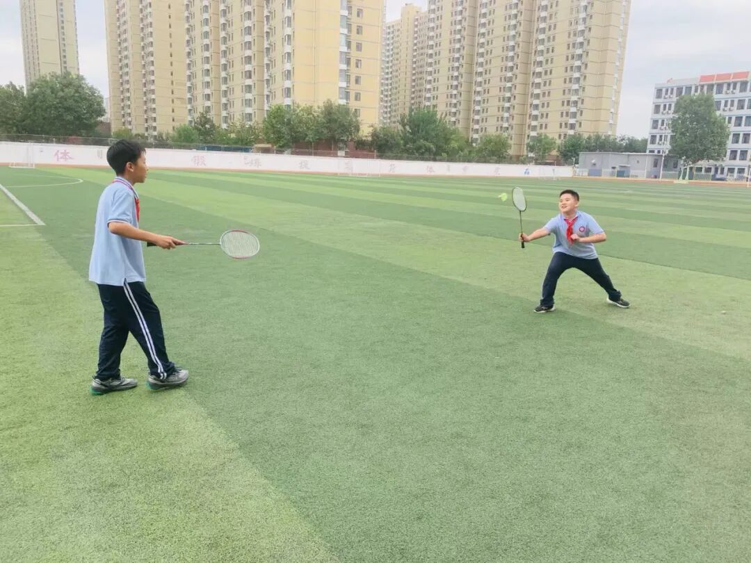 【立小•教学】与校长同桌是种什么体验？每周三“行政蹲班日志”揭秘