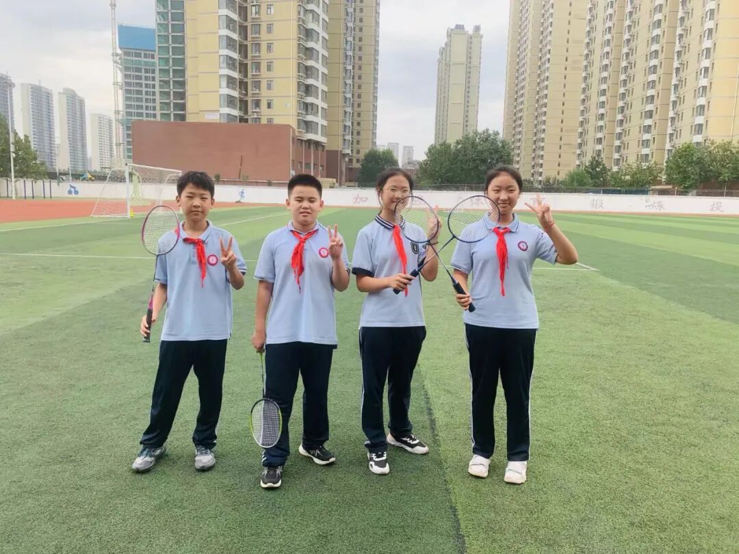 【立小•教学】与校长同桌是种什么体验？每周三“行政蹲班日志”揭秘