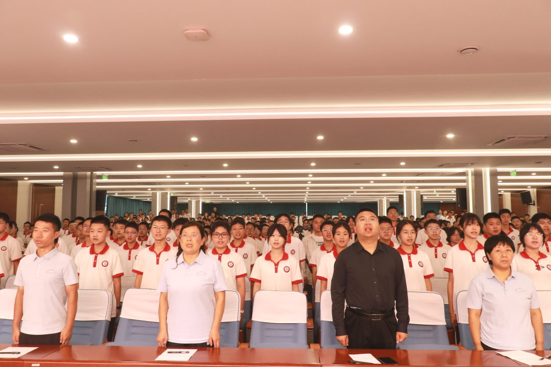 不忘历史烽烟起 心中长哨警钟声丨初二年级主题教育活动