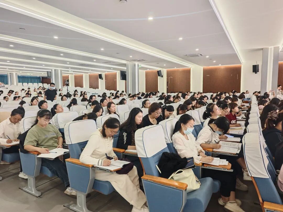 【立小•教研】 王崧舟 何捷等语文业界大咖来立小啦！