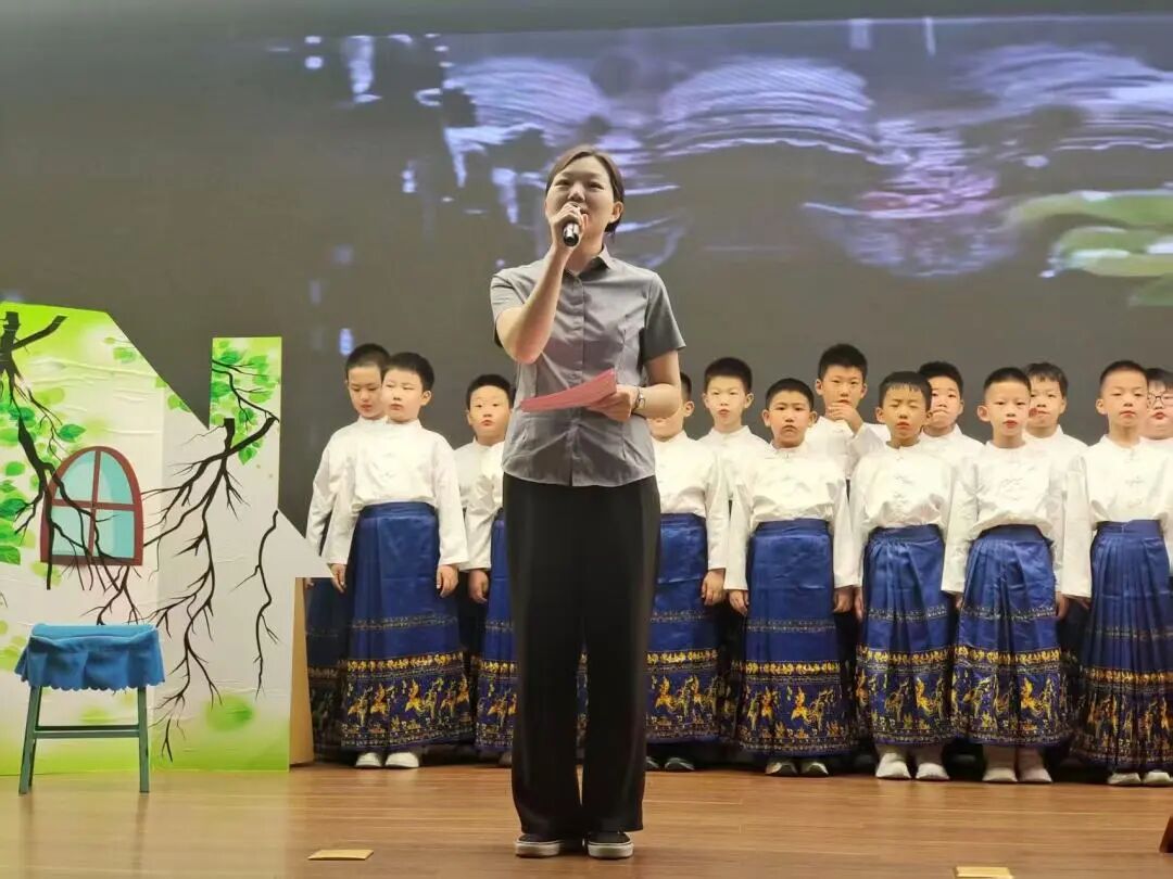 【立小•教学】揭秘诗歌节新书发布会空降 翻页就是浪漫暴击!