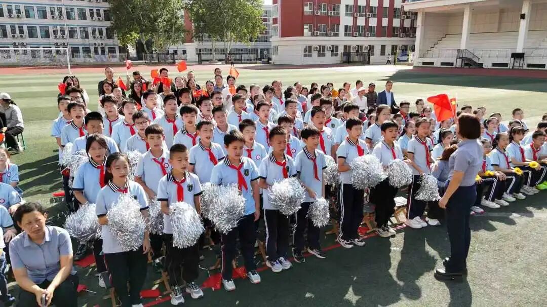 【立小•德育】泪目!六年级学生用红歌致敬信仰,回忆杀来袭,感动全场!