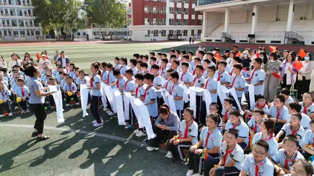 【立小•德育】泪目!六年级学生用红歌致敬信仰,回忆杀来袭,感动全场!