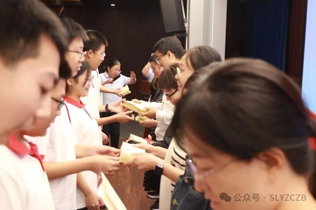 凝心聚力 梦想启航丨初三年级表彰会暨师生动员大会