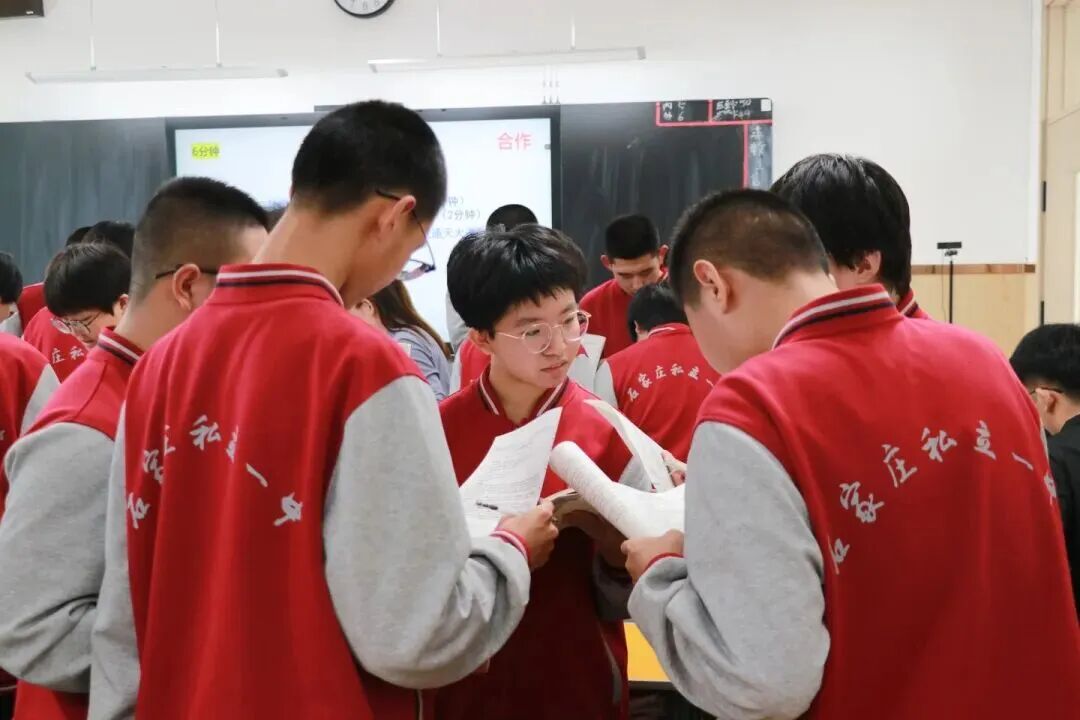 雨中秋色，私立一中美成一幅画！