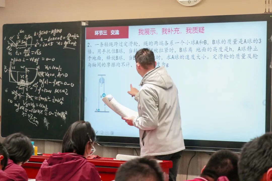 那个背影,定格在私立一中学生的青春里