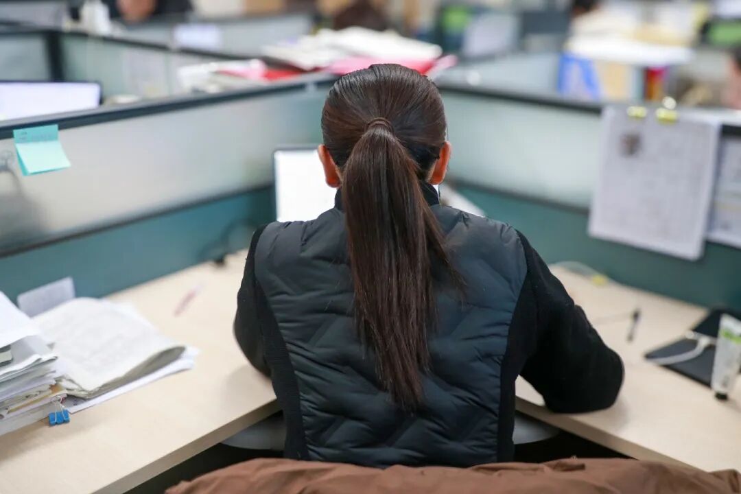 那个背影,定格在私立一中学生的青春里