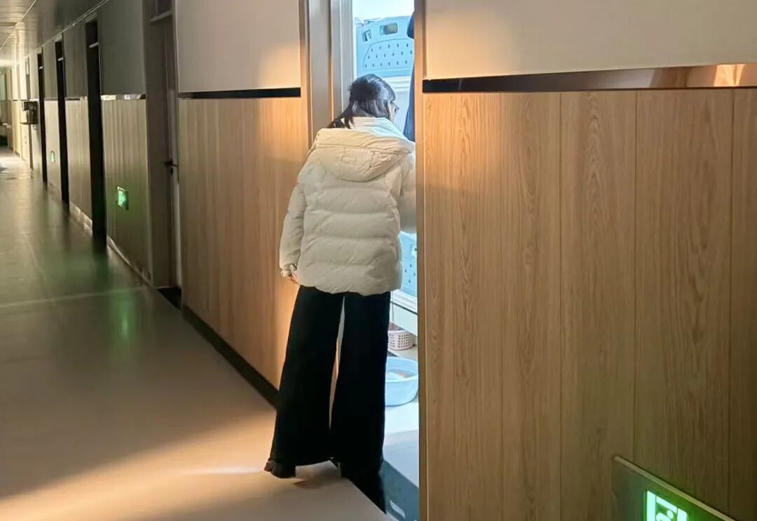 那个背影,定格在私立一中学生的青春里