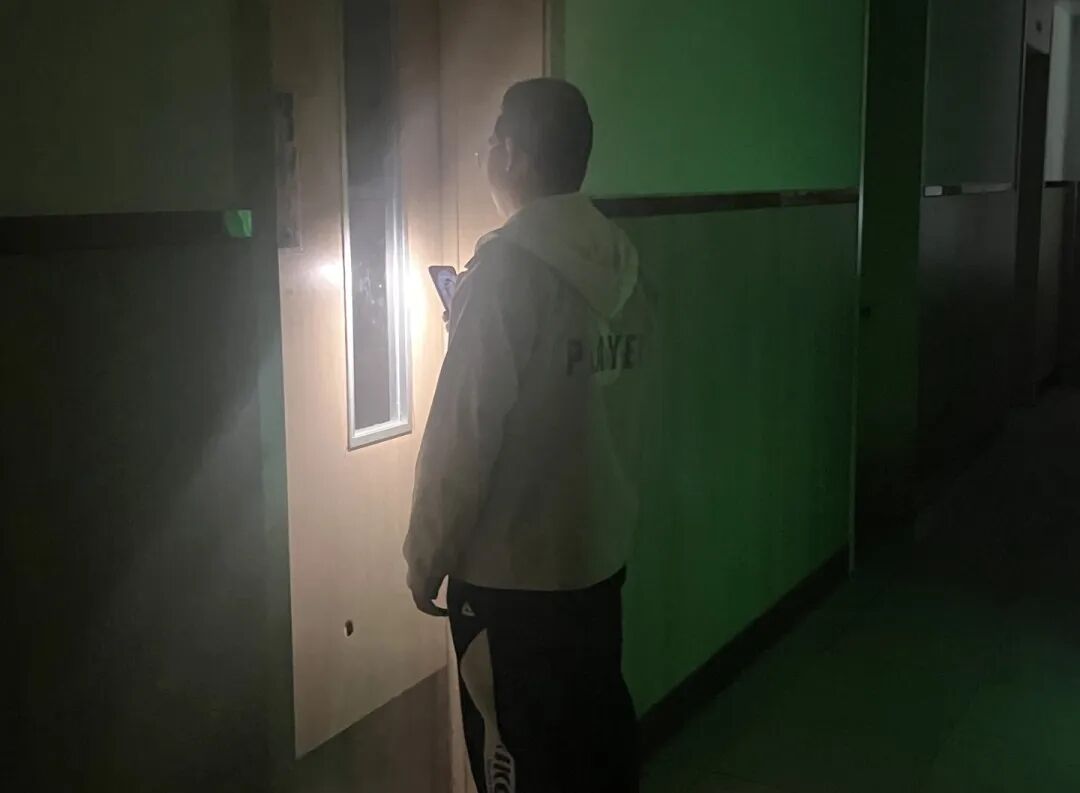 那个背影,定格在私立一中学生的青春里