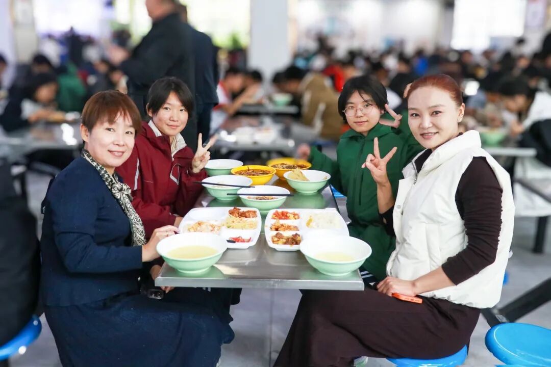 携手同心 共育未来丨高一年级家长开放日,家校携手共筑学生成长路