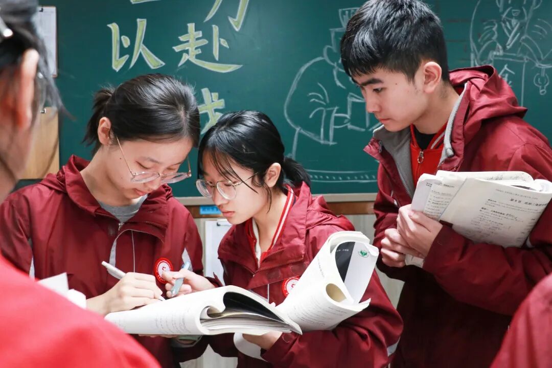 鏖战高三 青春无悔丨点亮那段名为“高三”的时光