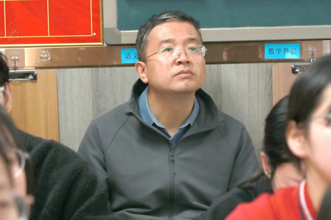 聚焦课堂深改革 听评赋能促提升丨私立一中校领导深入课堂开展听评课活动