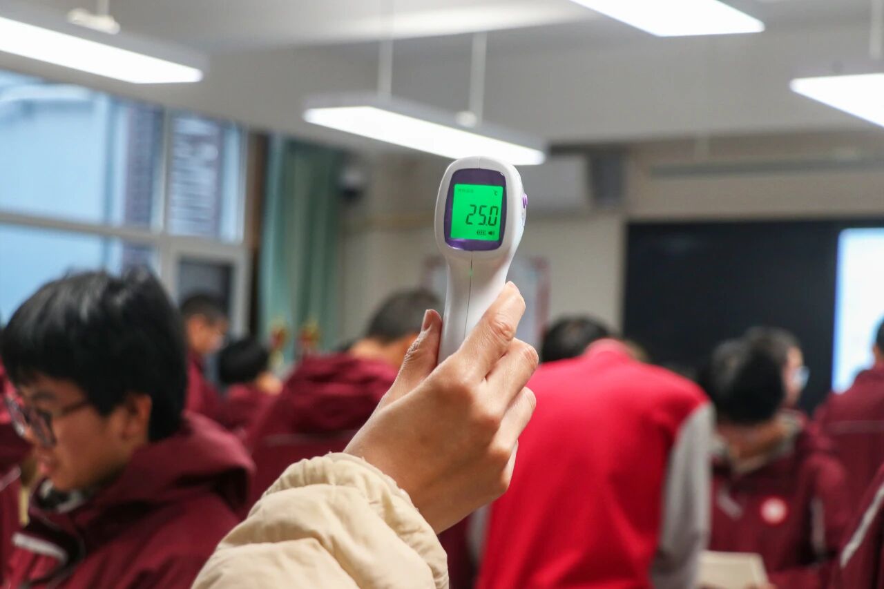 校园温度计丨刻度上的时光与热爱