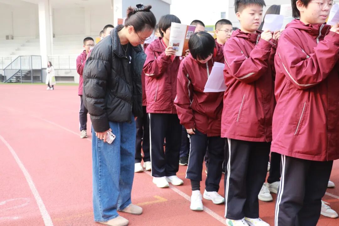 校园温度计丨刻度上的时光与热爱