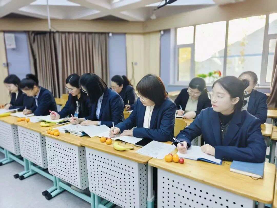 立小•教研】秋光为序 共赴新程｜期中教育教学总结会