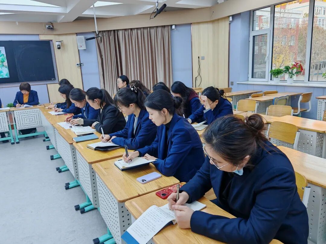 立小•教研】秋光为序 共赴新程｜期中教育教学总结会