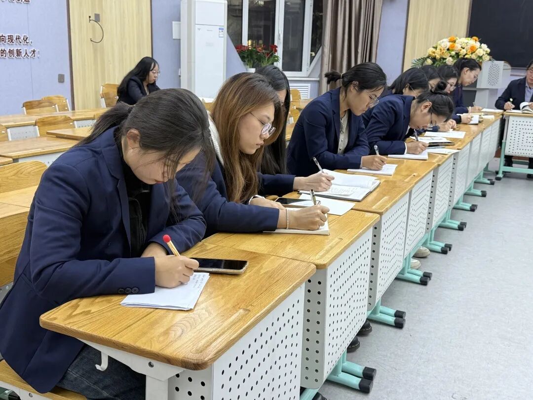 立小•教研】秋光为序 共赴新程｜期中教育教学总结会