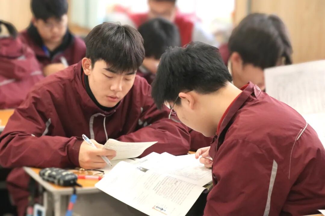 嗨！介绍一下，这是我的校园搭子！