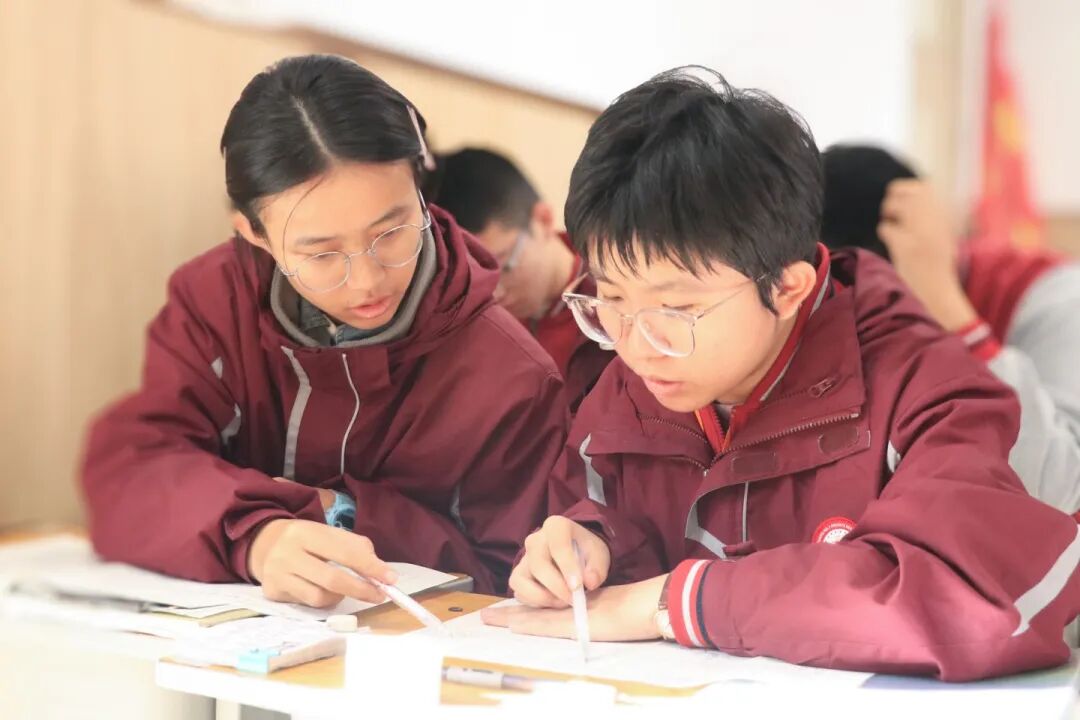 嗨！介绍一下，这是我的校园搭子！