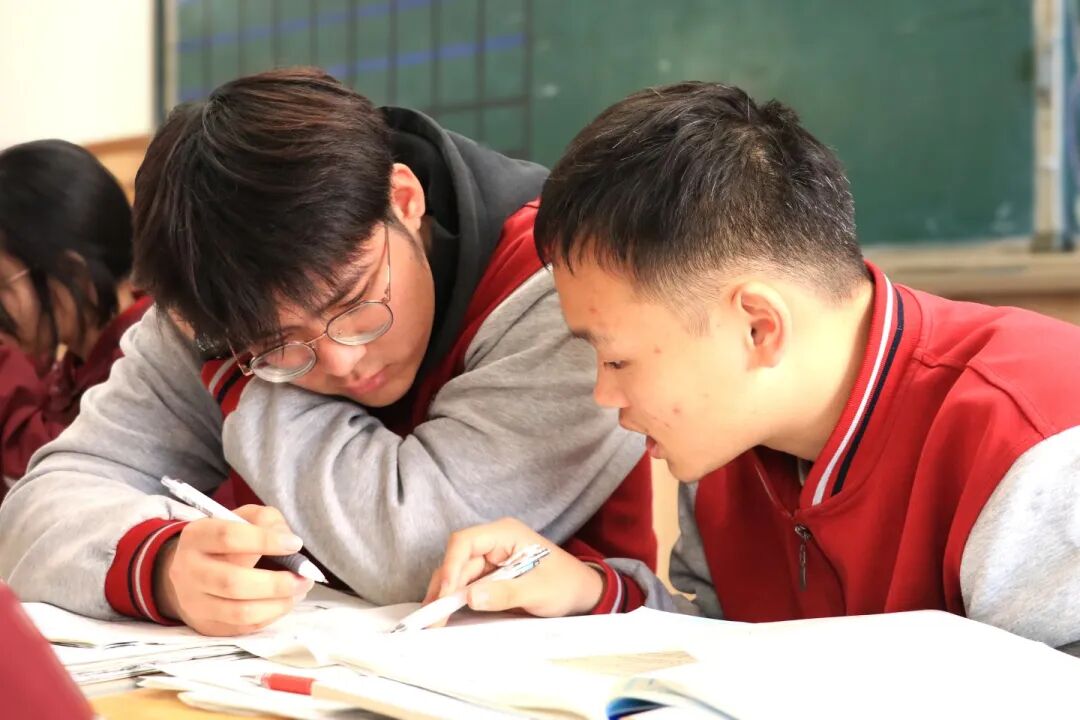 嗨！介绍一下，这是我的校园搭子！