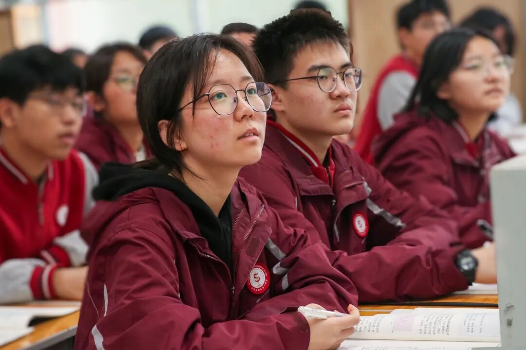 嗨！介绍一下，这是我的校园搭子！