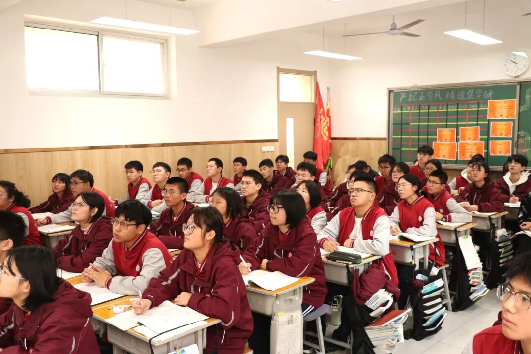 嗨！介绍一下，这是我的校园搭子！