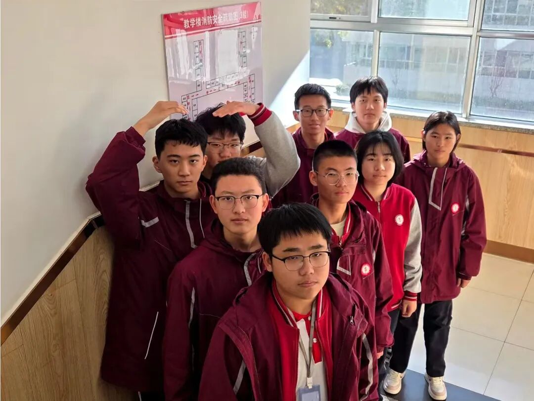 嗨！介绍一下，这是我的校园搭子！