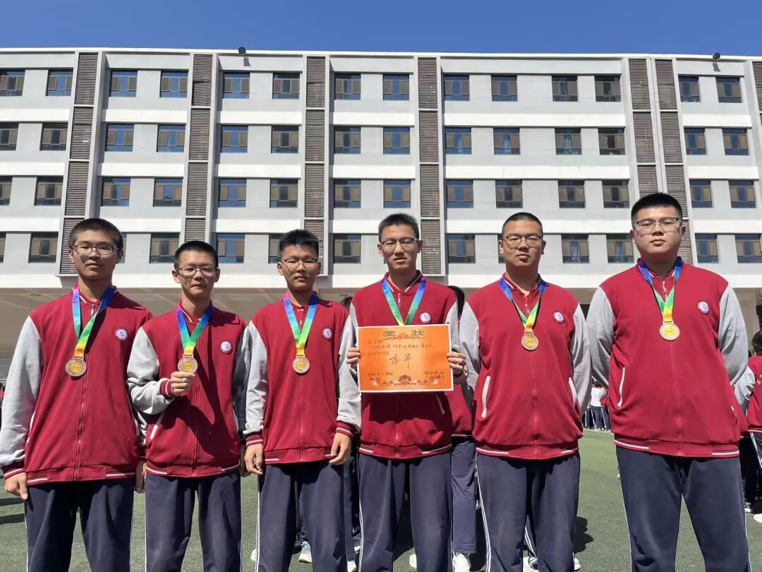 嗨！介绍一下，这是我的校园搭子！