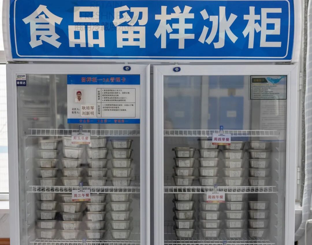 家校共“餐”话成长丨私立一中家长陪餐活动温馨纪实